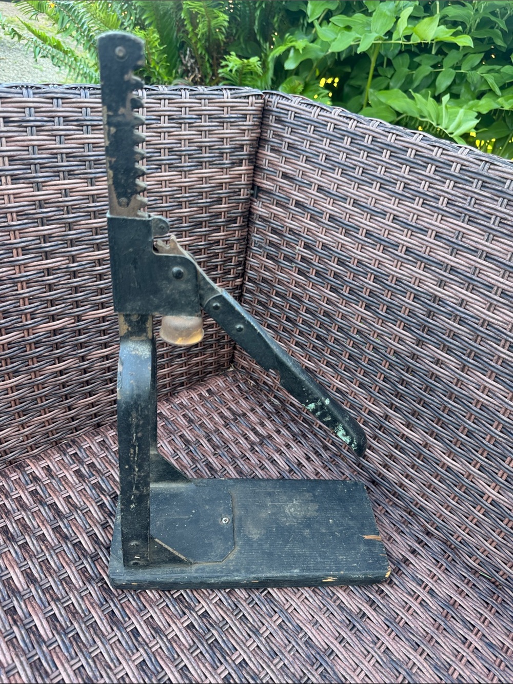 Vintage Sampson Black Hand Press Bottle Capper